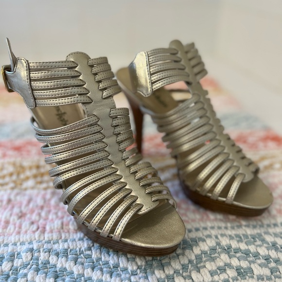 LimeLight Women’s Golden Metallic Heels size 6.5 - Picture 3 of 14